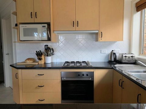 Reindeer 6 - Accommodation Cooktown 4