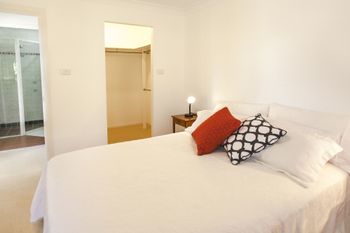 Spinnakers Loft 3 Bed Apartment - Accommodation Cooktown 6