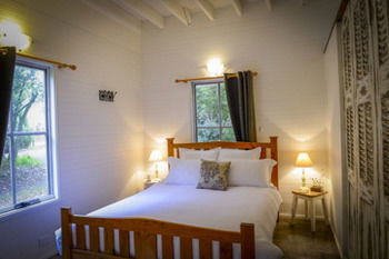 Arcadia Bed & Breakfast & Cottages - Accommodation Cooktown 2