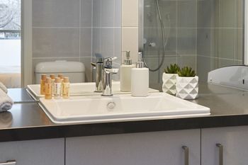 Bright & Updated 1 Bedroom Apartment - Accommodation Cooktown 1