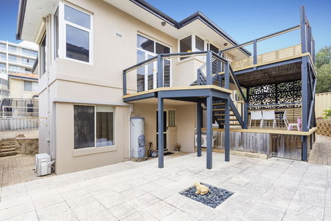 Scarborough Seaview Loft - Accommodation Cooktown 0