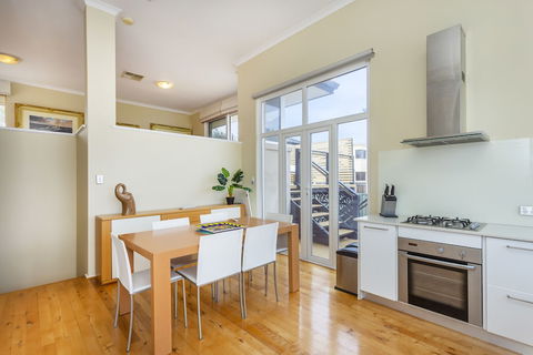 Scarborough Seaview Loft - Accommodation Cooktown 3