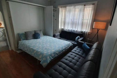 Incredible Location 2 Bedroom Bondi Beach Apartment - Accommodation Cooktown 6