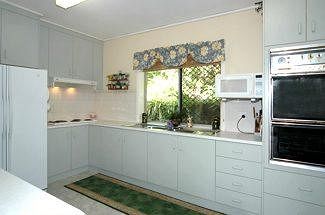 Ambience Holiday Apartments - Accommodation Cooktown 3