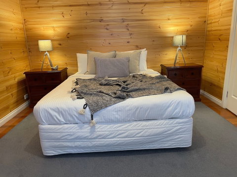 Dunes - Elegant Beach Villa With Huge Swim Spa - Accommodation Cooktown 3