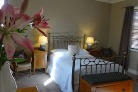 The Globe Inn - Accommodation Cooktown 0