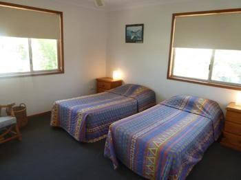 Sails Beach House Apartments Pottsville Beach - Accommodation Cooktown 2