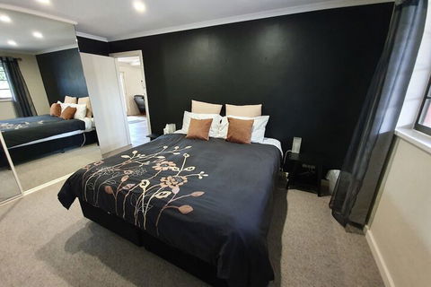 Under The Vines - Accommodation Cooktown 2