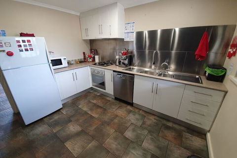 Under The Vines - Accommodation Cooktown 7