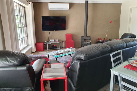 Under The Vines - Accommodation Cooktown 5