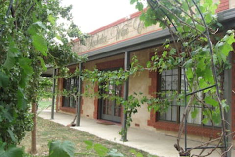 Under The Vines - Accommodation Cooktown 0