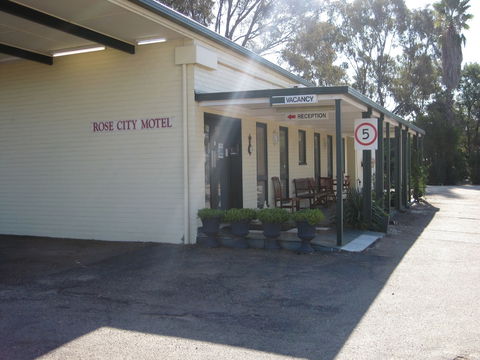 Rose City Motor Inn - Accommodation Cooktown 1