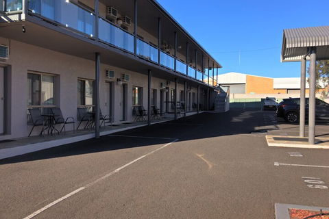 New England Motor Inn - Accommodation Cooktown 4