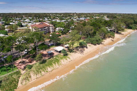 Charlton Apartments - Accommodation Cooktown 1