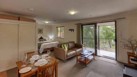 31 The Rocks - Accommodation Cooktown 1