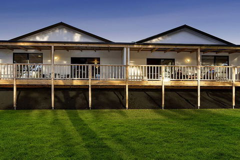 A1 Motels Port Fairy Motel And Apartments - Accommodation Cooktown 2