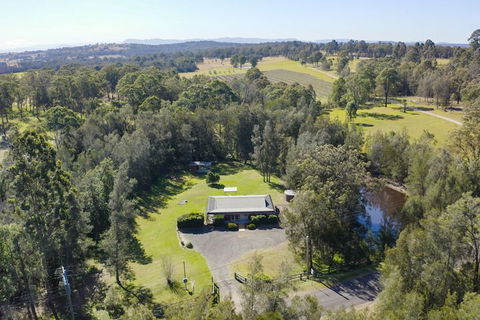 Misty Glen Cottage - Accommodation Cooktown 1