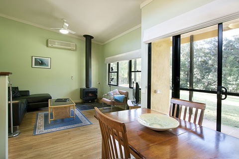 Milton Country Cottages - Accommodation Cooktown 4