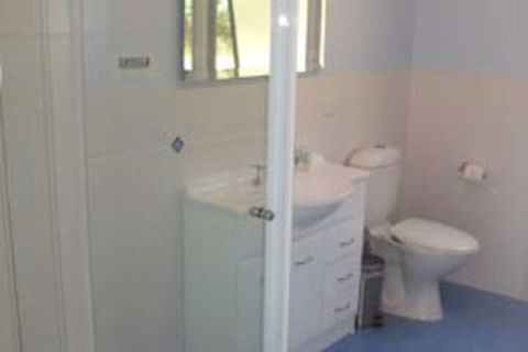 Lakeshore Lodge - Accommodation Cooktown 2