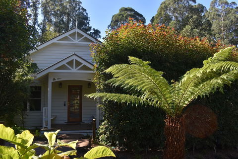 Gatehouse Cottage At Merrow Cottages - Mt Dandenong - Accommodation Cooktown 0