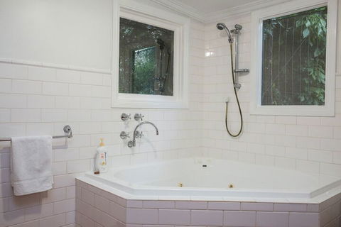 Wishing Well Cottage - Accommodation Cooktown 2