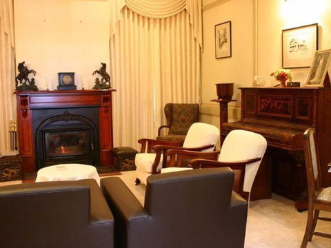 Tara House Bed & Breakfast - Accommodation Cooktown 1