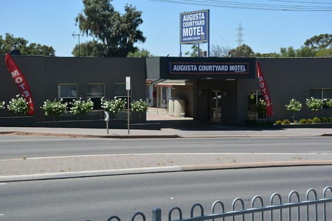 Augusta Courtyard Motel - Accommodation Cooktown 1
