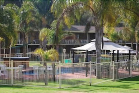 Tocumwal Golf Resort - Accommodation Cooktown 1