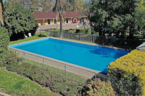 Burke And Wills Motor Inn - Accommodation Cooktown 0