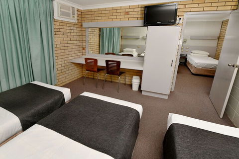 Burke And Wills Motor Inn - Accommodation Cooktown 3