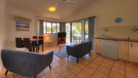 Dolphin Waters Tin Can Bay - Accommodation Cooktown 6