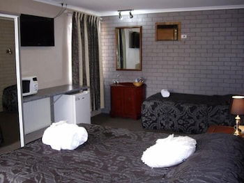 Estelle Kramer Motor Inn - Accommodation Cooktown 4