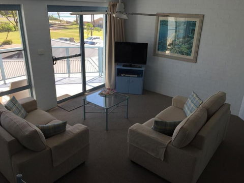 Breakers Apartments Mollymook - Accommodation Cooktown 2