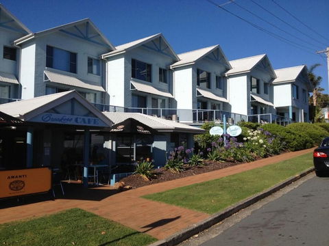 Breakers Apartments Mollymook - Accommodation Cooktown 1