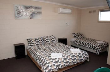 Swiss Motel - Accommodation Cooktown 3