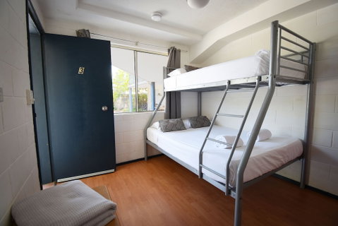 Caloundra Backpackers - Hostel - Accommodation Cooktown 2