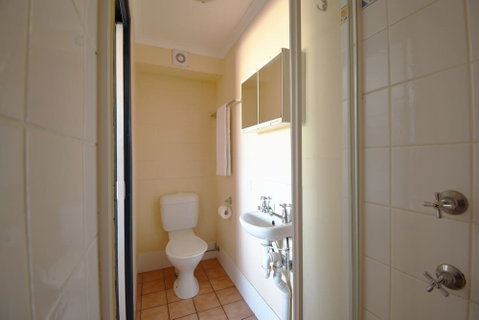 Caloundra Backpackers - Hostel - Accommodation Cooktown 0