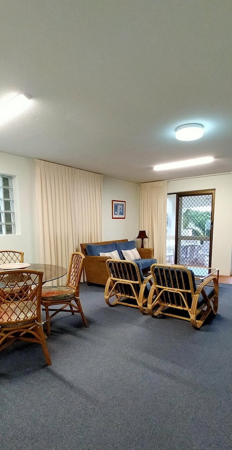 Camargue Beachfront Apartments - Accommodation Cooktown 6