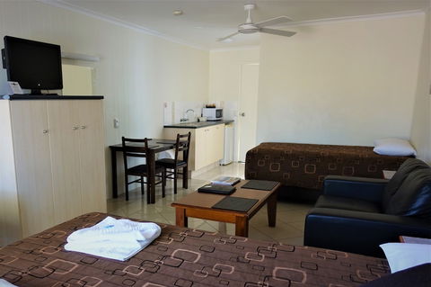 Pacific Palms Motor Inn - Accommodation Cooktown 4