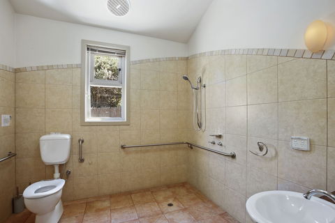 Chocolate Gannets - Accommodation Cooktown 3