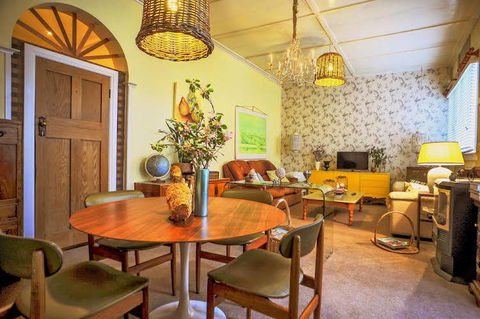 Cromwell House - Accommodation Cooktown 4