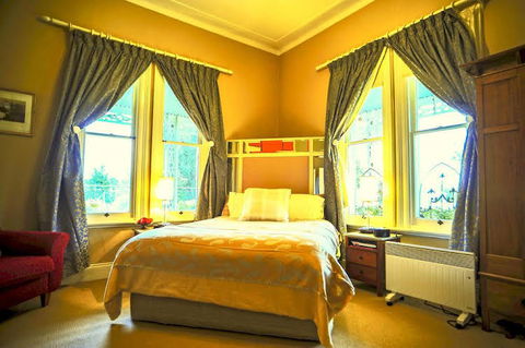 Cromwell House - Accommodation Cooktown 2