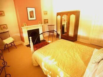 Cromwell House - Accommodation Cooktown 0