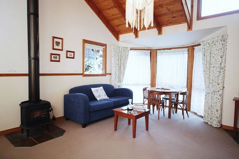 Cottages On Edward - Accommodation Cooktown 1