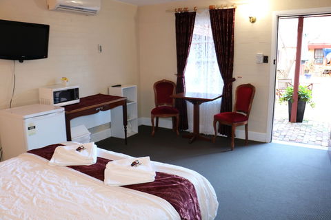Settlers House York - Accommodation Cooktown 2
