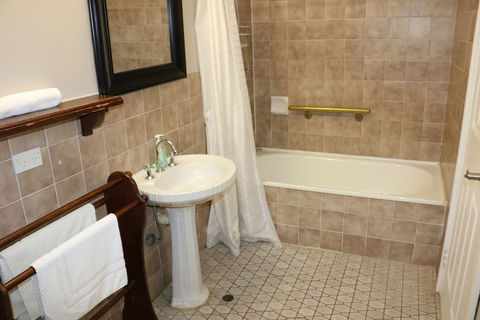 Settlers House York - Accommodation Cooktown 6