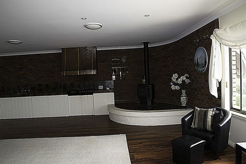 Cole House Apartments - Accommodation Cooktown 4