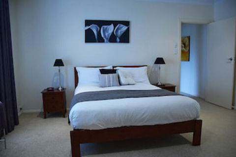Cole House Apartments - Accommodation Cooktown 0