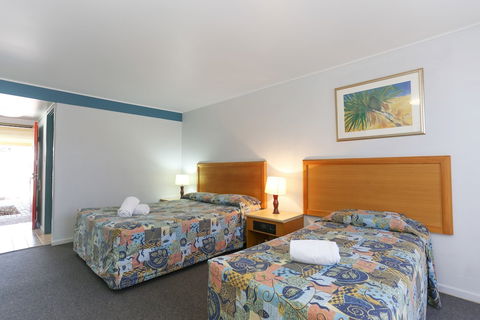 Reef Resort Motel - Accommodation Cooktown 2