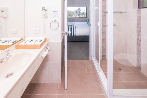 Mollymook Seascape Motel & Apartments - Accommodation Cooktown 2